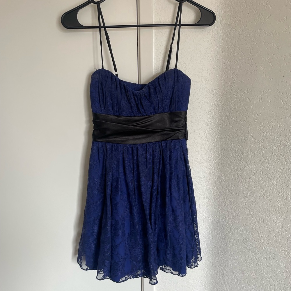 Blue speechless lace party dress